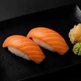 S23 Lachs Nigiri