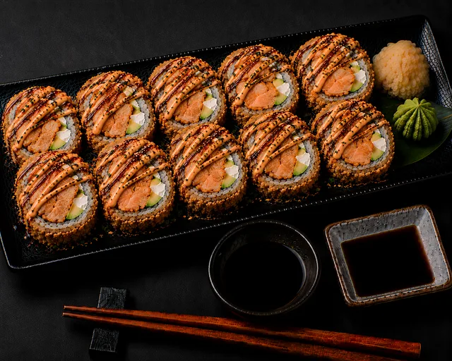 S59e Crunchy Sake Tempura Roll